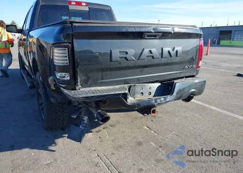 2018 Ram 1500 Night 4X4 6'4 Box из США, поврежденный, VIN 1C6RR7UT2JS196692